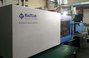 injection molding machine001.jpg