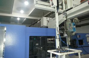 injection molding machine002.jpg