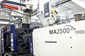 250T injection molding machine.jpg